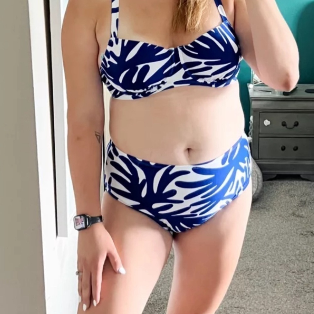 KONA SOL blue/white floral plus size woman’s hawaiian print bikini set. NWT 20